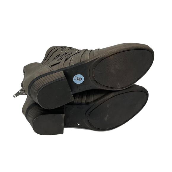 So Women's Faux Suede 2 inch Woven Ankle Boot in Taupe Size 6 - Picture 7 of 8